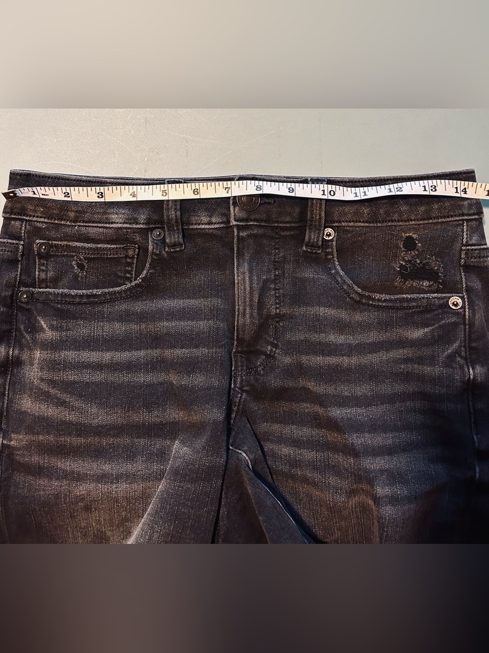 AEO Black Distressed Denim Shorts - Picture 8 of 9